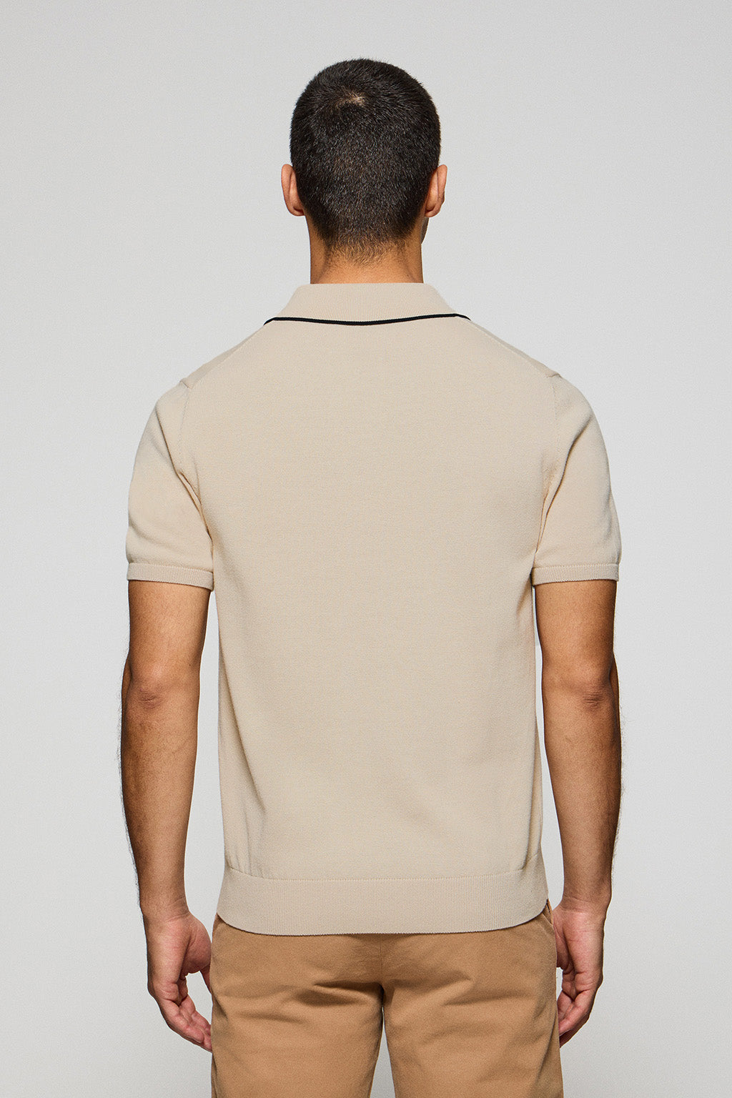 Polo beige à boutons