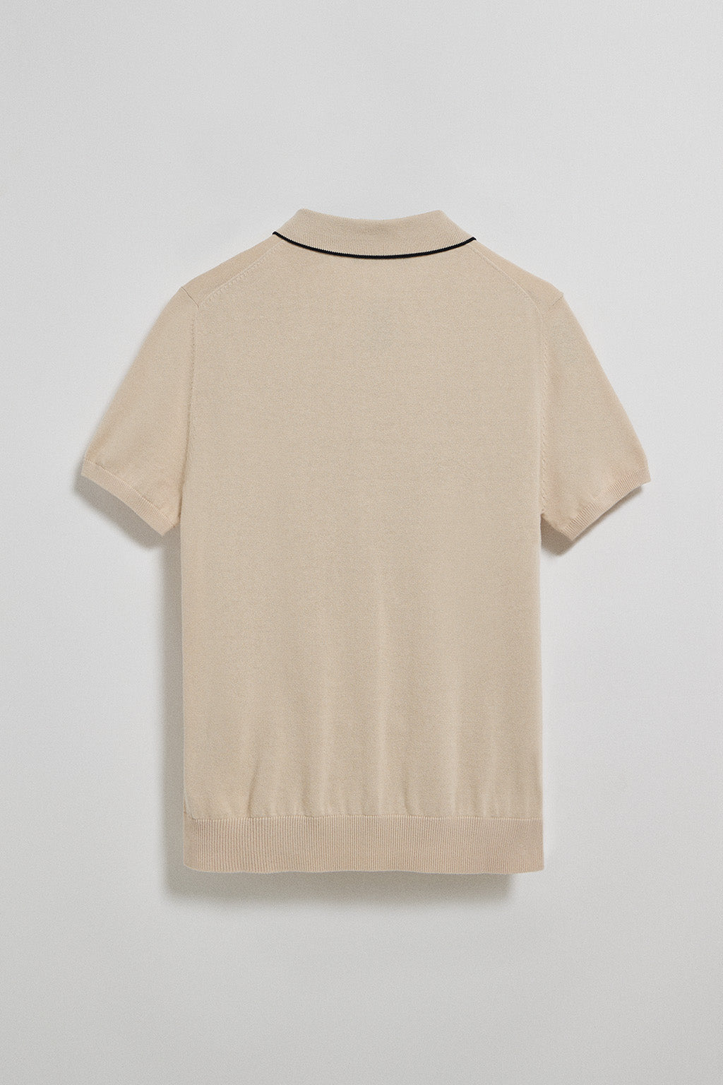 Polo beige à boutons
