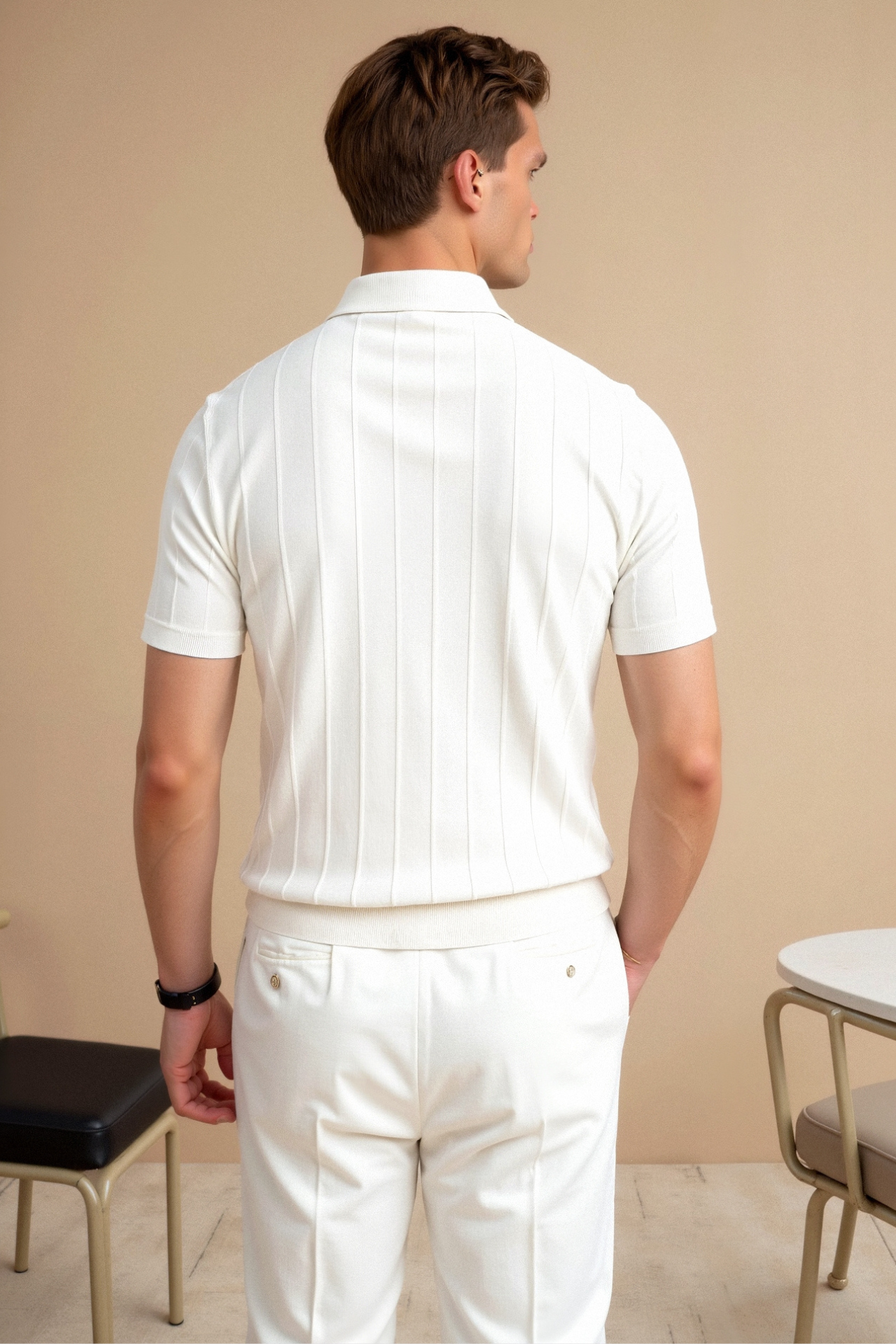Polo boutonné à rayures verticales 