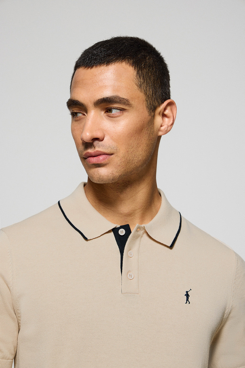 Polo beige à boutons