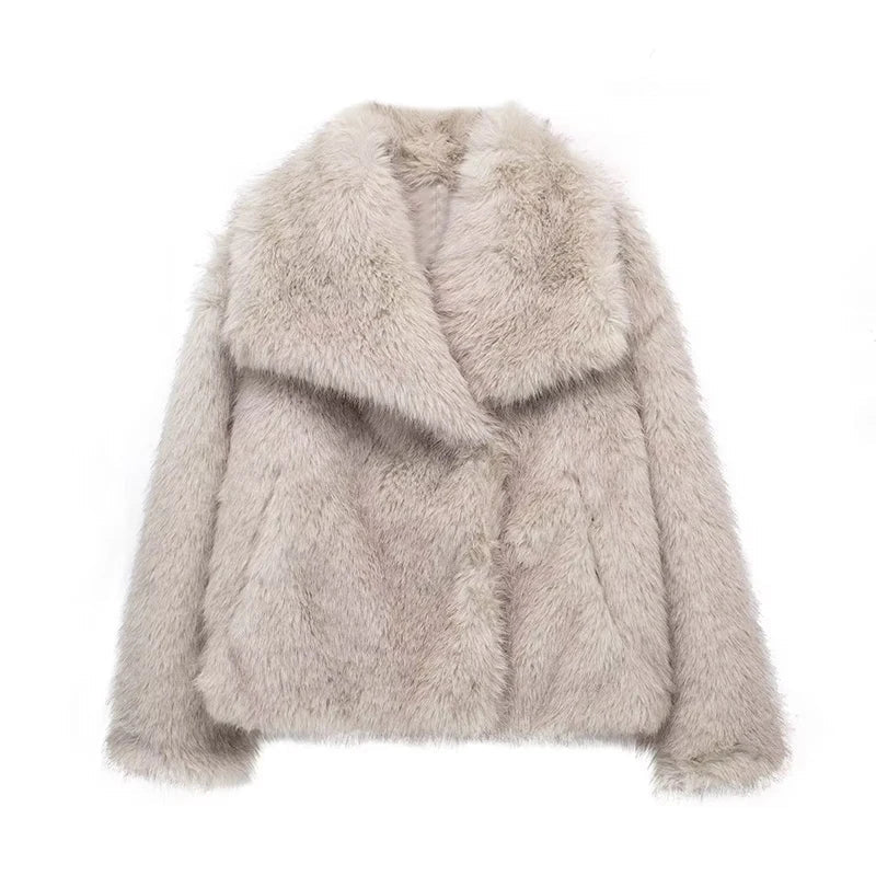 - Manteau en fourrure végétalienne